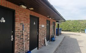 The Little Hide - Adult Only Camping Pods